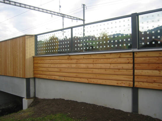 Übergang von horizontaler zu vertikaler Verkleidung